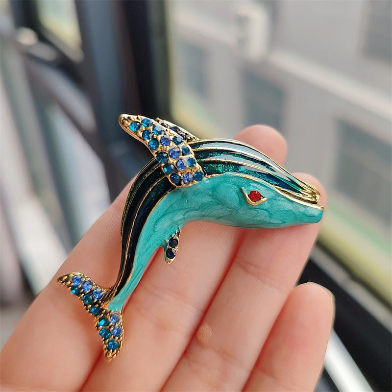 Trendy animal-themed brooch on display