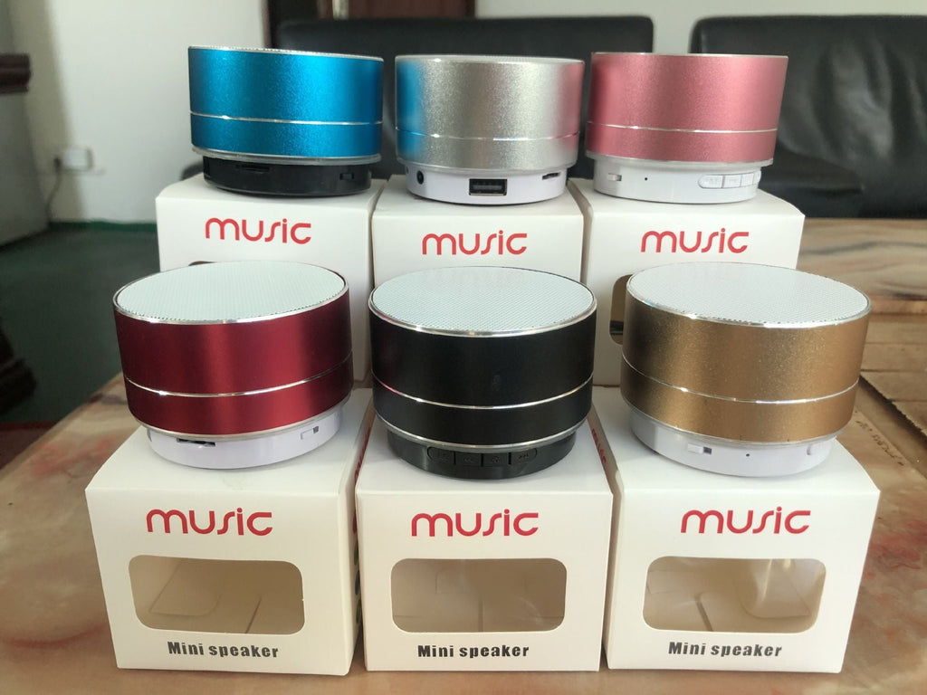 Mini Wireless Bluetooth Speaker lifestyle shot outdoors