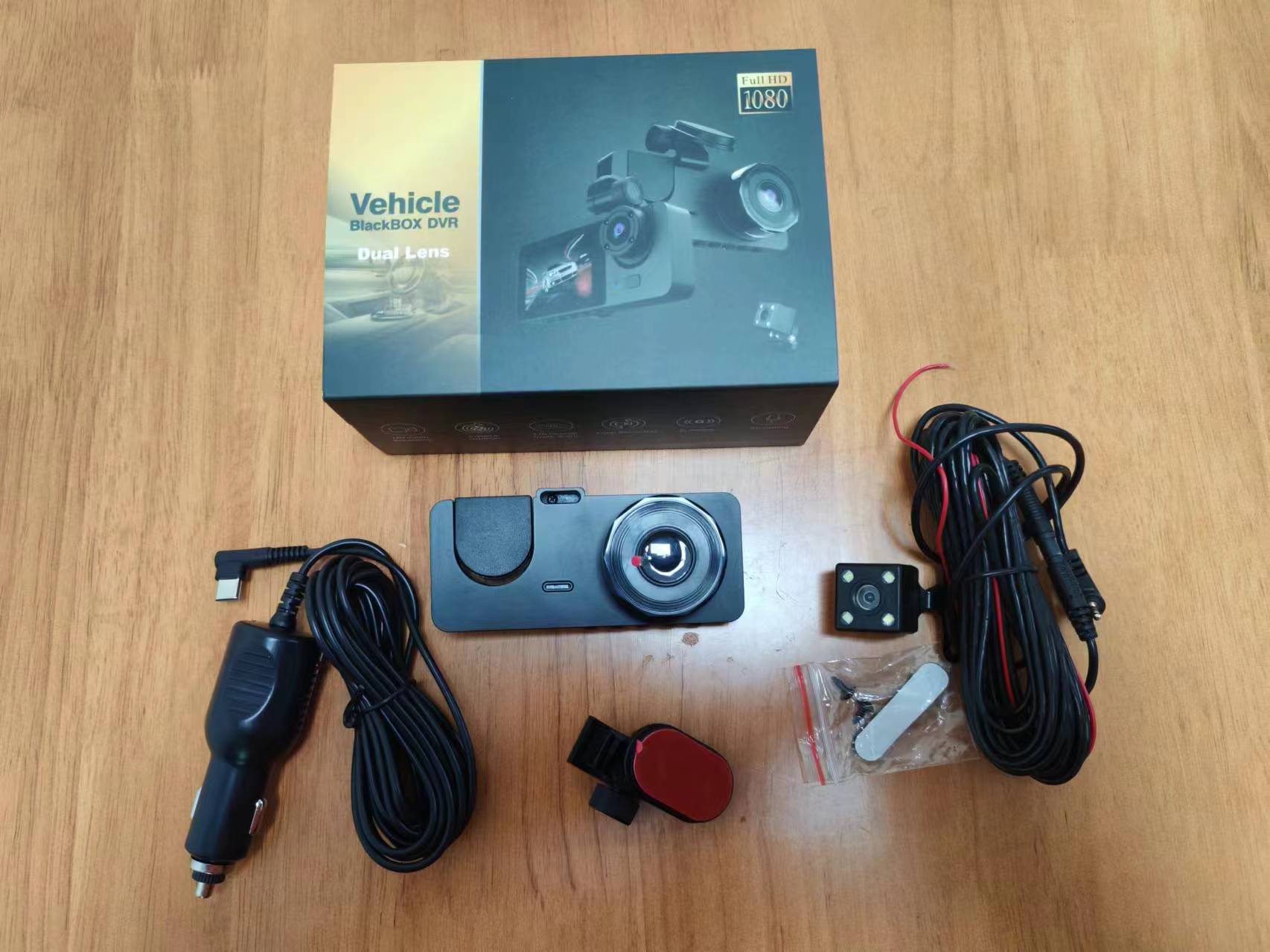 Triple Lens 1080p Dash Cam capturing front view