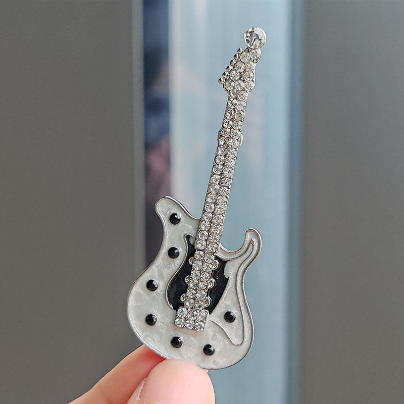 Unisex brooch design for any music lover