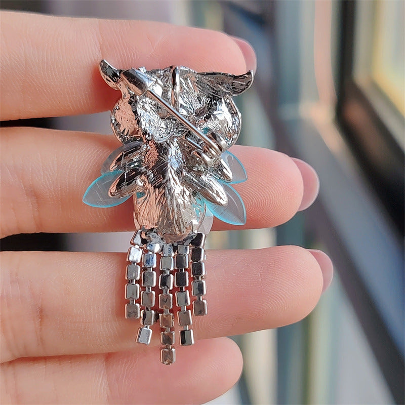 Owl brooch in vibrant colour with crystals