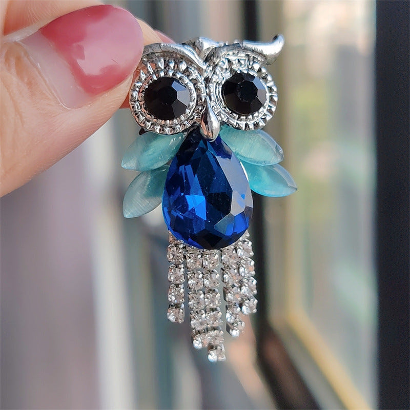 Unique crystal owl accessory for fashion lovers