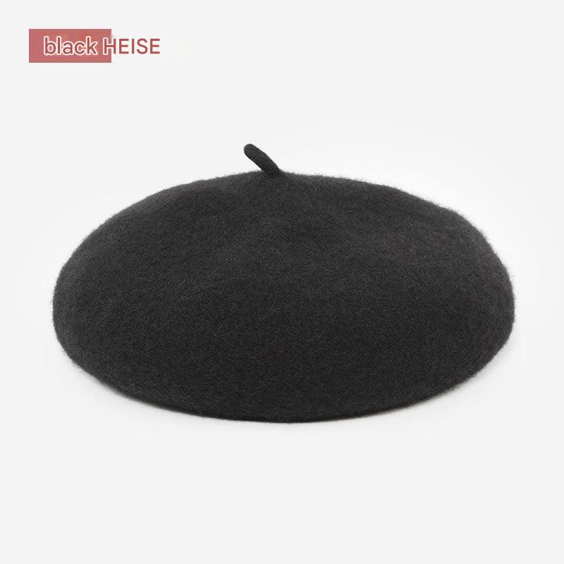 Chic white wool beret in stylish design