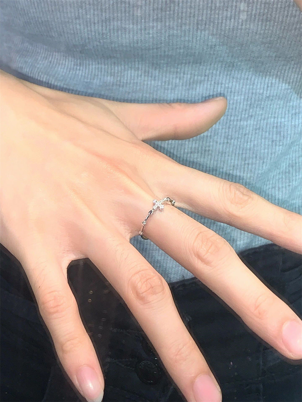 Shiny cross diamond ring - image 7