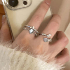Chic heart-shaped ring design with moonlight zircon image 2