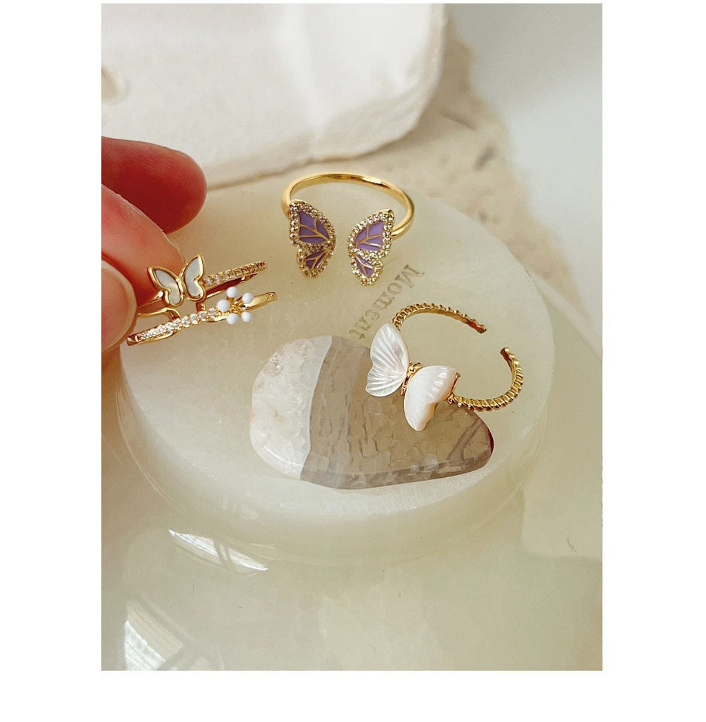 Butterfly ring with pearl and copper finish