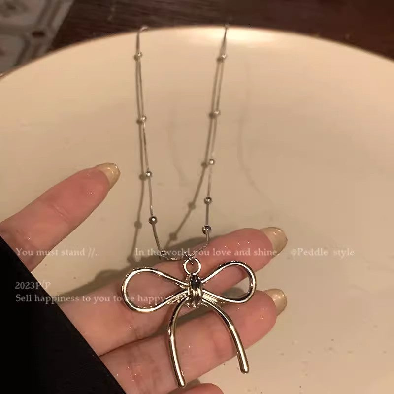 Elegant presentation of the necklace