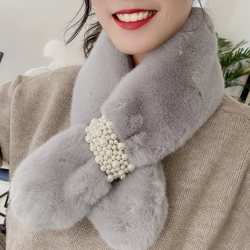 faux fur neck warmer in soft pink colour