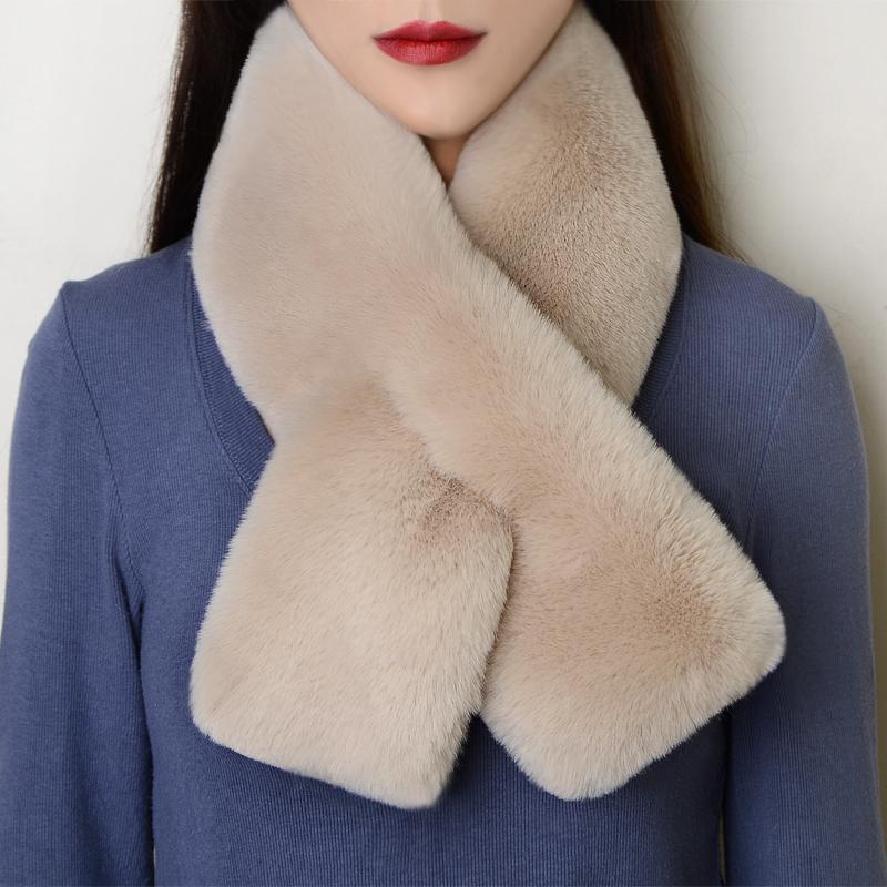 close-up of double-sided scarf fabric
