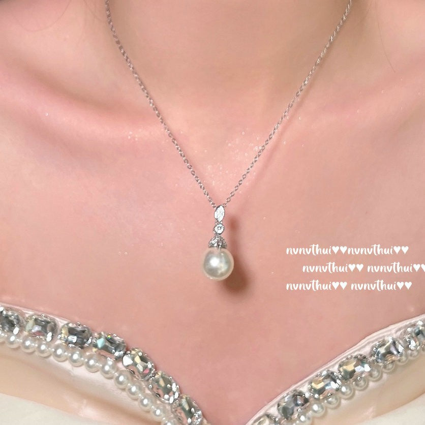 Back view of adjustable pearl necklace