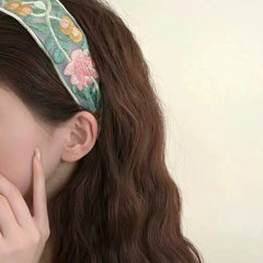 Stylish floral embroidered headband in pink