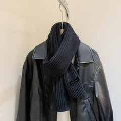 Soft and durable knitted scarf for everyday use