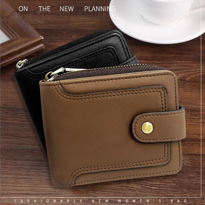 Interior design showcasing card slots and cash compartment