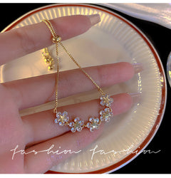 Star-shaped bracelet showing elegant shine