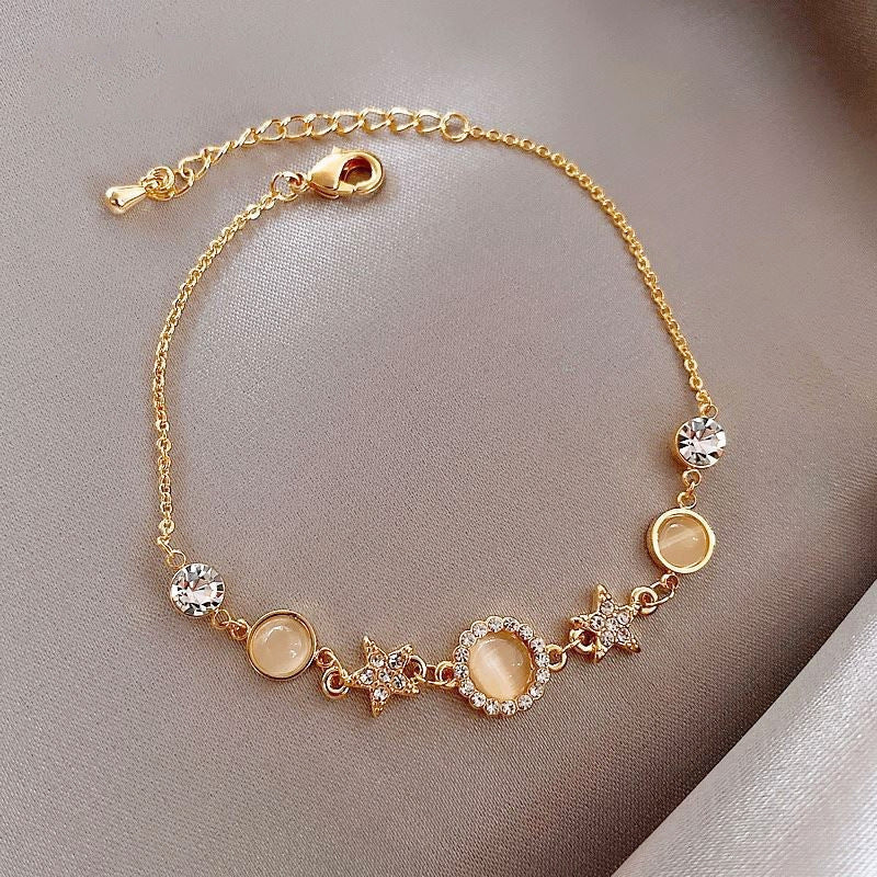 Star-shaped bracelet showing elegant shine