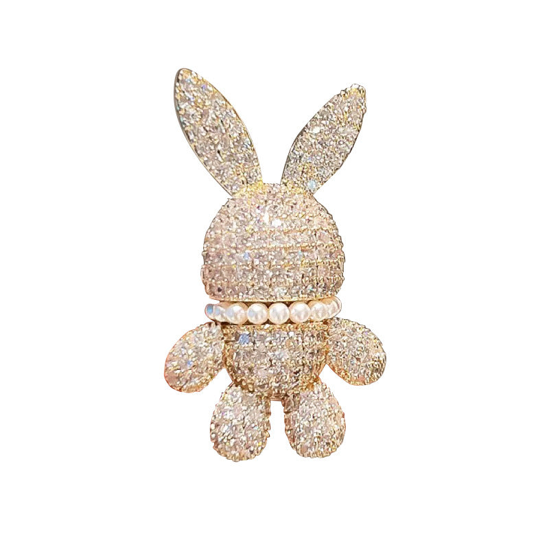 Charming Brooch on Fashionable Outfit - Image 5