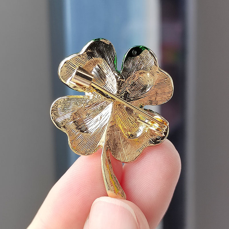 Fashion accessory brooch suitable for events