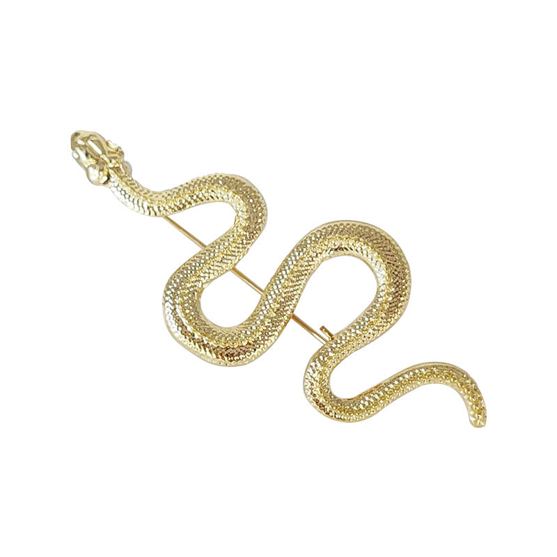 Different angle of stylish snake brooch