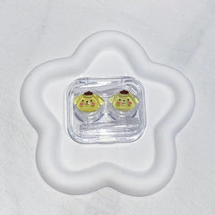 Compact and user-friendly contact lens holder