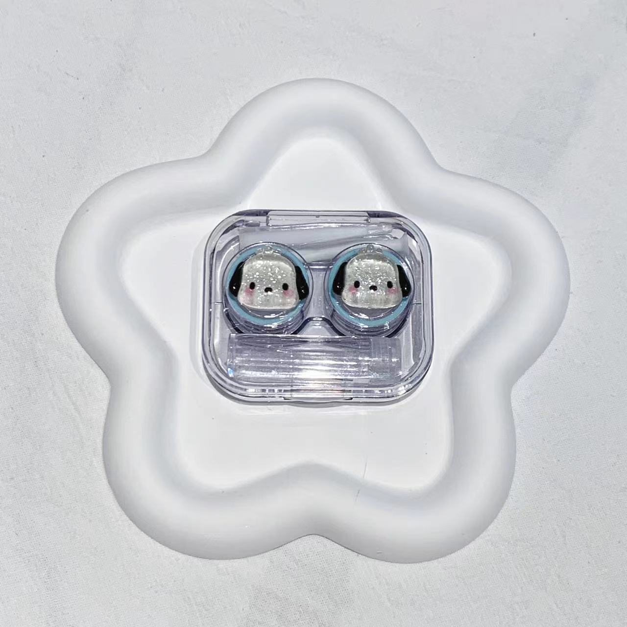 Lightweight contact lens box with durable materials