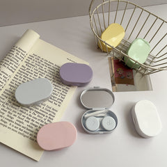 Trendy contact lens case with heart patterns