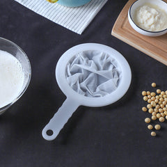 Durable kitchen strainer in action