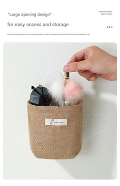 Compact wall-mounted pouch for organisation