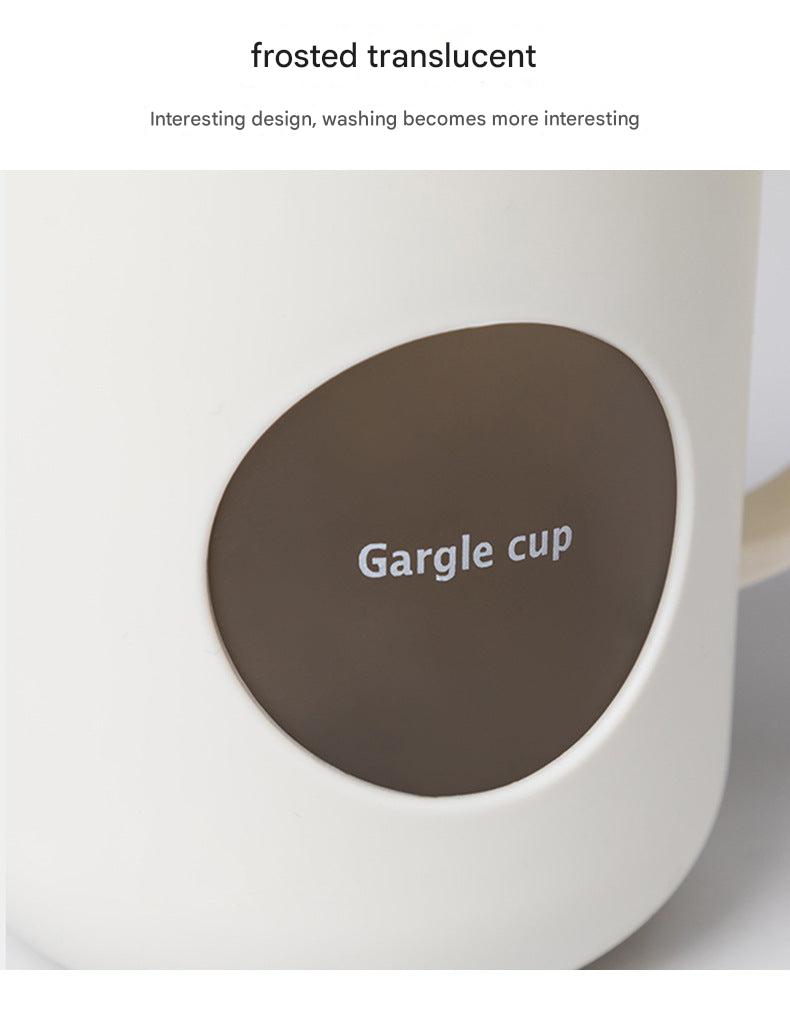 Double-layer toothbrush holder for hygienic storage