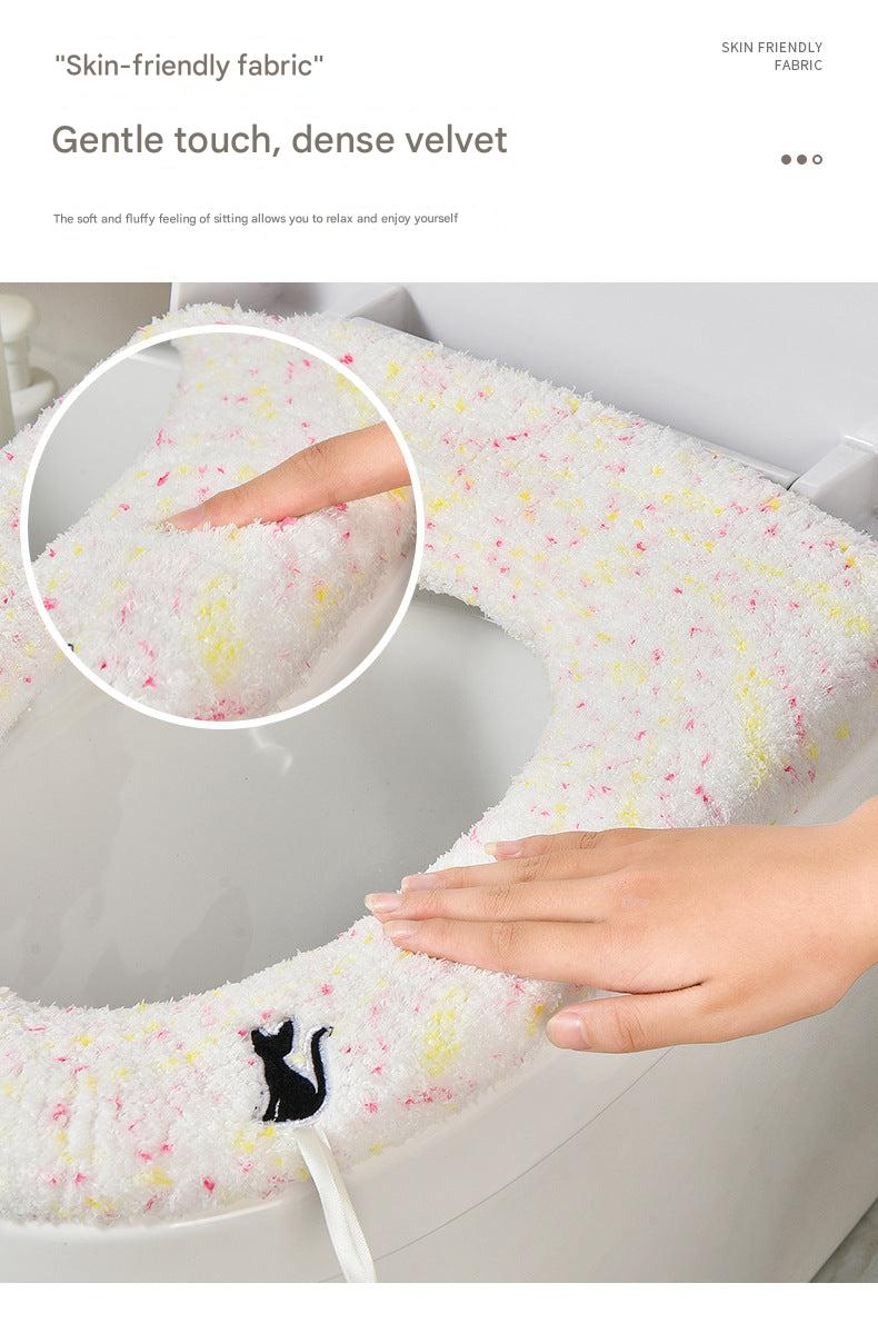 Comfortable gray button design toilet seat cover