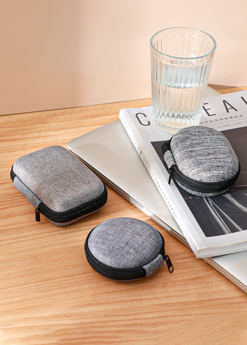 lightweight travel organiser in use image 4