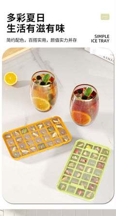 Variety of colours for ice cube maker trays