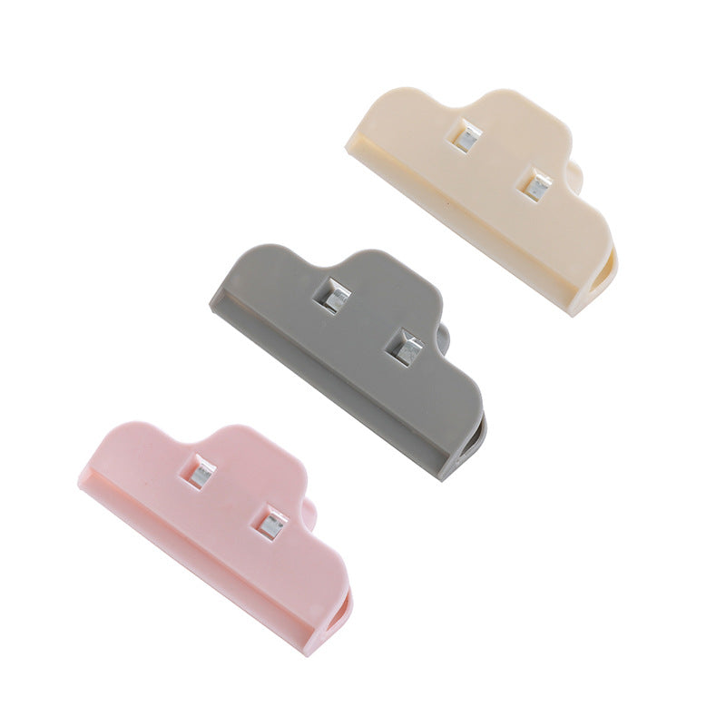 Kitchen clips for preserving food freshness