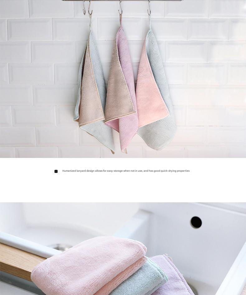Kitchen towel set with coral velvet design