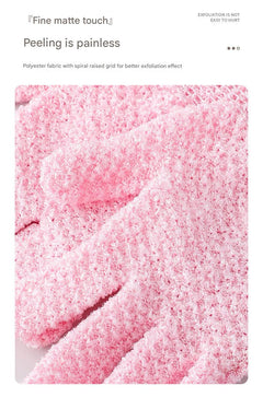 Exfoliating Bath Gloves in use