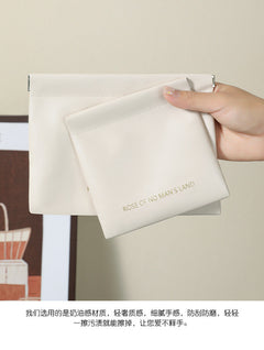 compact storage for menstrual pads image 3