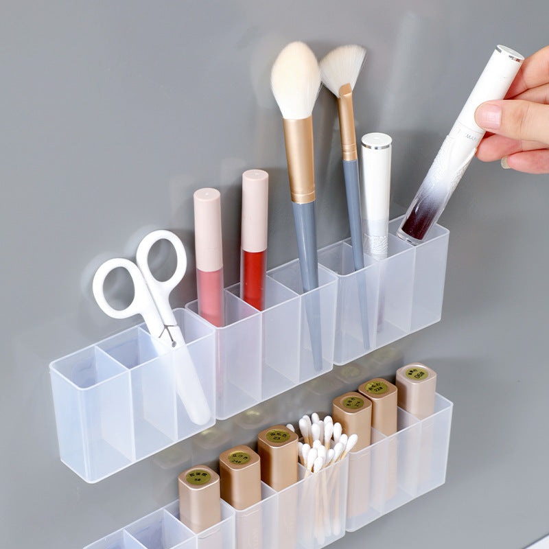 Versatile wall-mounted organiser for kitchen essentials