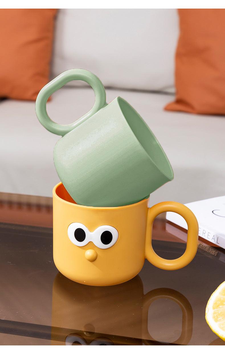 children's toothbrush cup with modern design