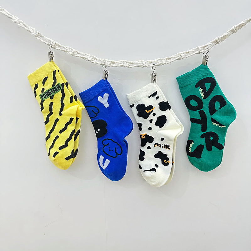 Stylish hanging storage for hats and socks image