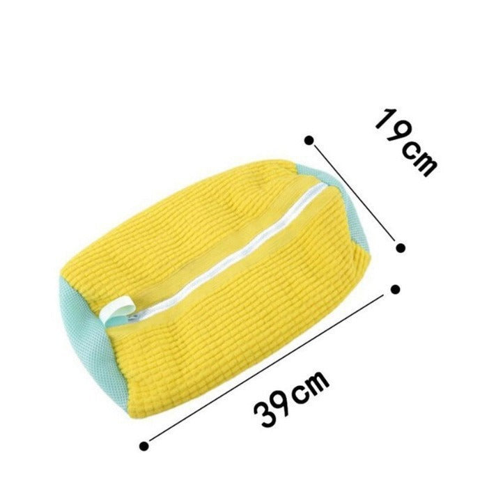 User-Friendly Shoe Wash Bag for All Shoe Types - Image 4