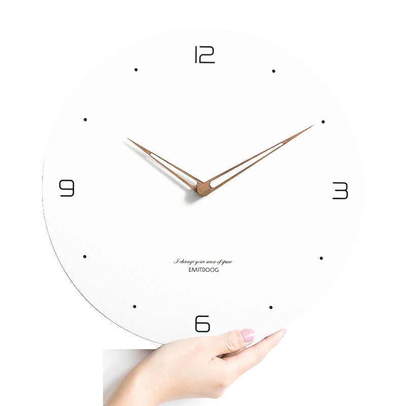 the minimalist design of the quartz wall clock