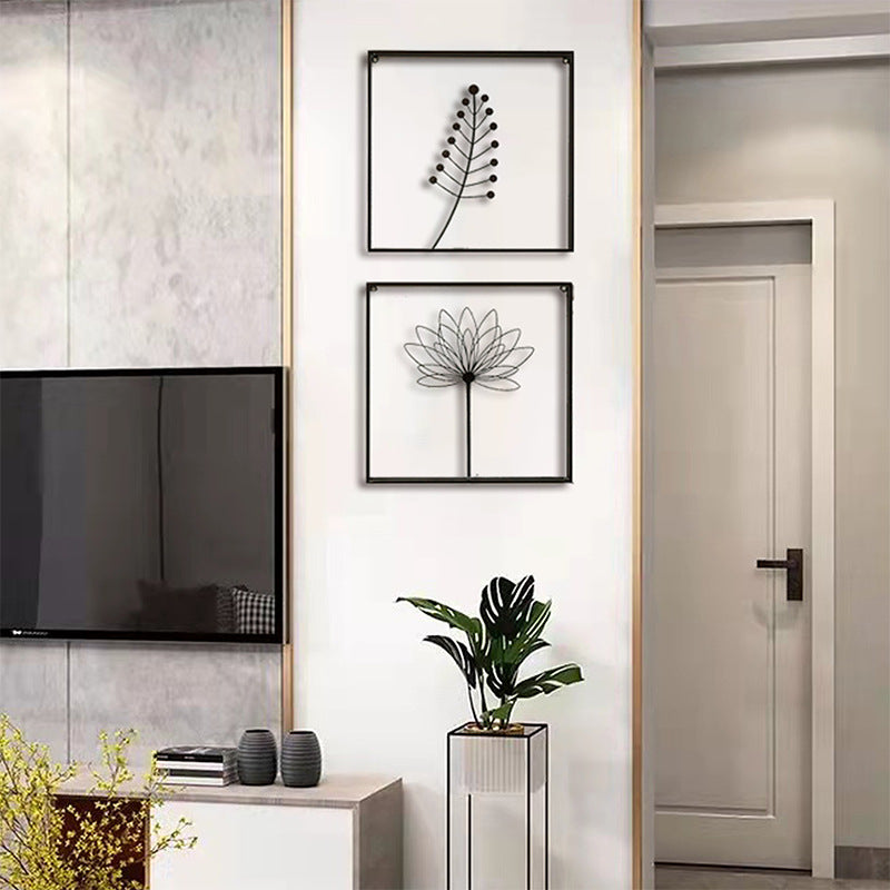 Iron decorative piece ideal for sofas and entrances