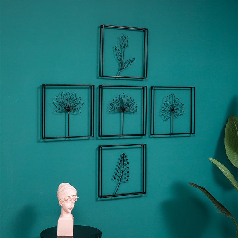 Unique shape iron wall decoration for modern interiors